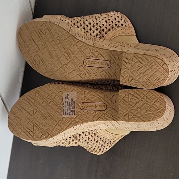 NEW Baretraps Womens Bethie Slide Natural 9.5M Wedge Sandals - Picture 8 of 9